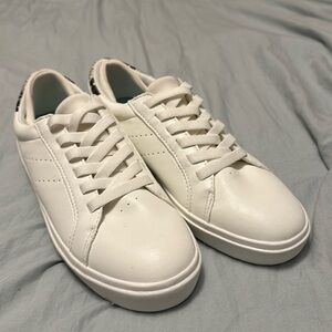 NEW Dr. Scholls slip on sneakers. Size 7.